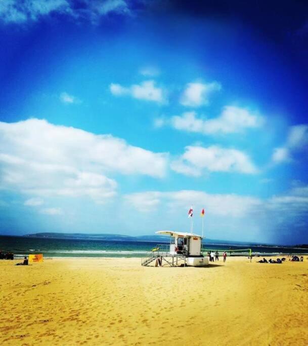 Bournecoast - Stylish Flat With Balcony - Sea Glimpses - 10 Min Walk To Beach - Parking - Wifi - Fm8405 Bournemouth Luaran gambar
