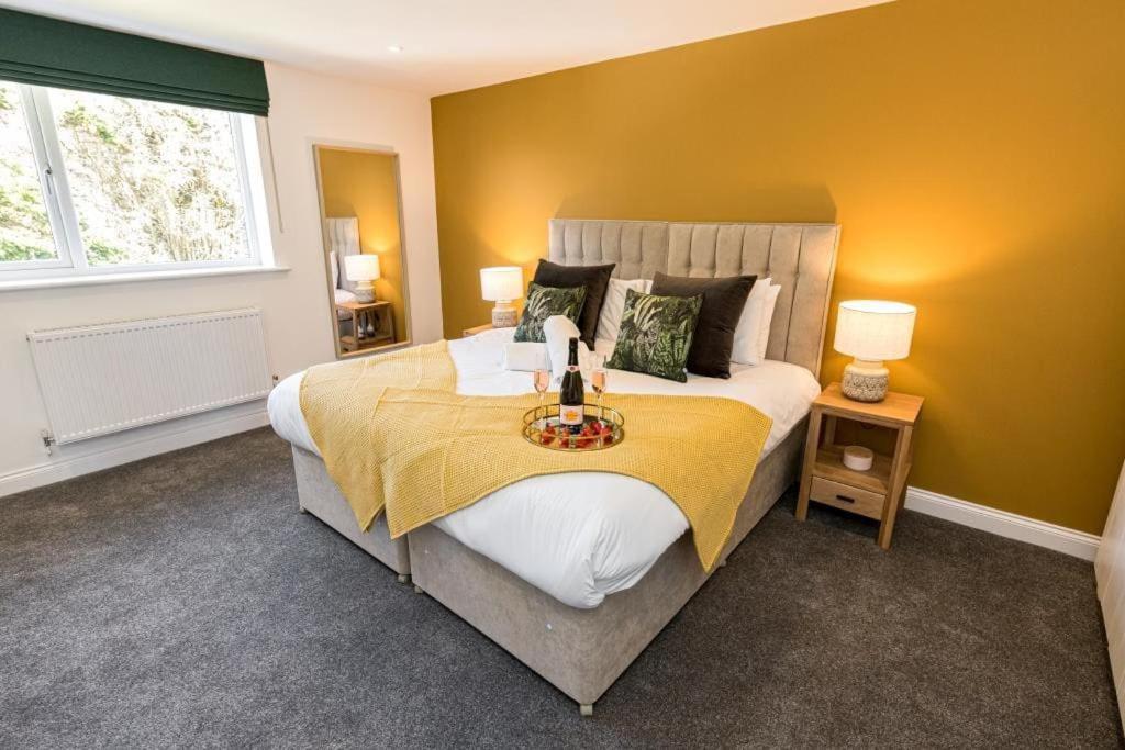 Bournecoast - Stylish Flat With Balcony - Sea Glimpses - 10 Min Walk To Beach - Parking - Wifi - Fm8405 Bournemouth Luaran gambar
